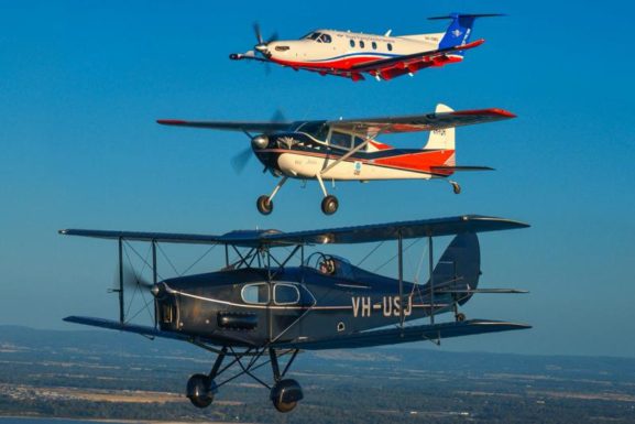 [Image: Fox-Moth-PC12-RFDS-Formation-e1526777823571.jpeg]